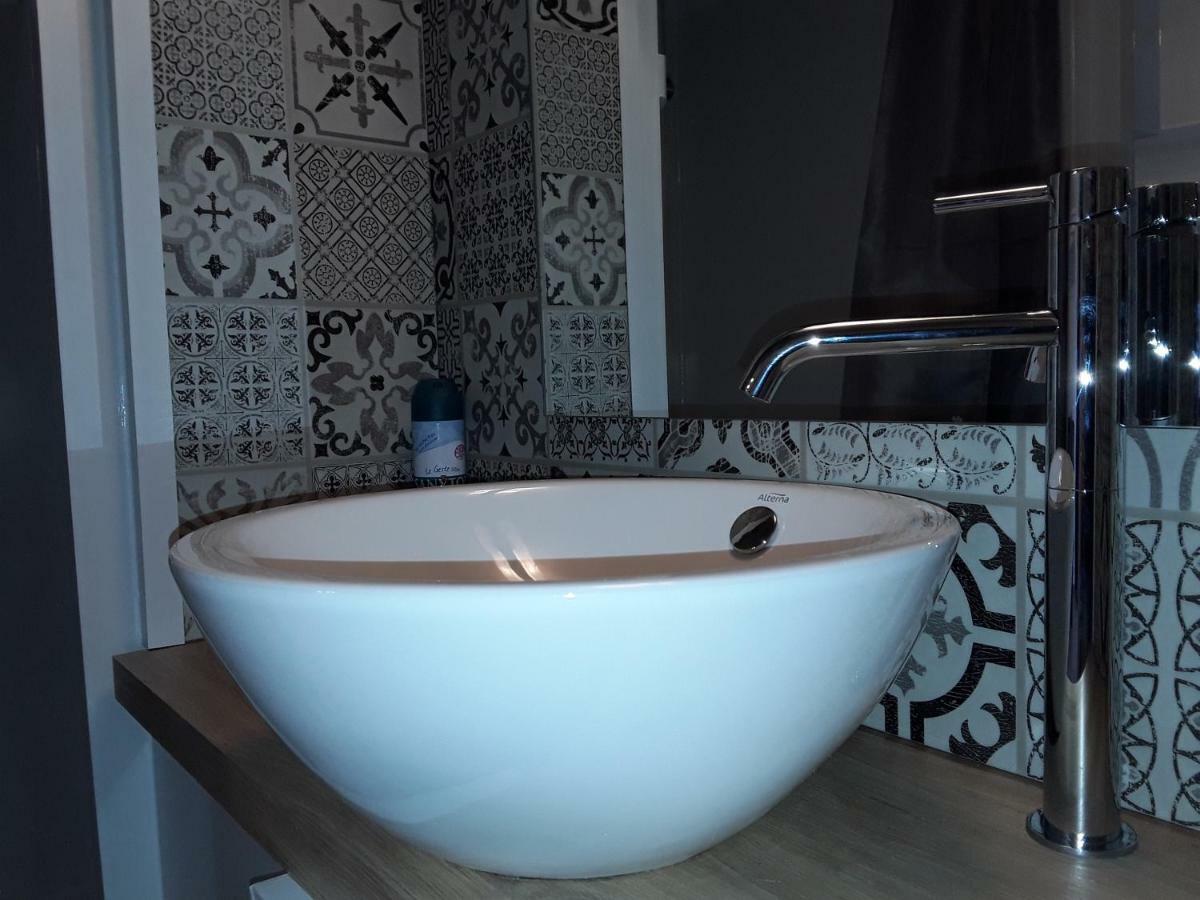 شقة بواتييه  في Studio Augouard, Plein Centre المظهر الخارجي الصورة